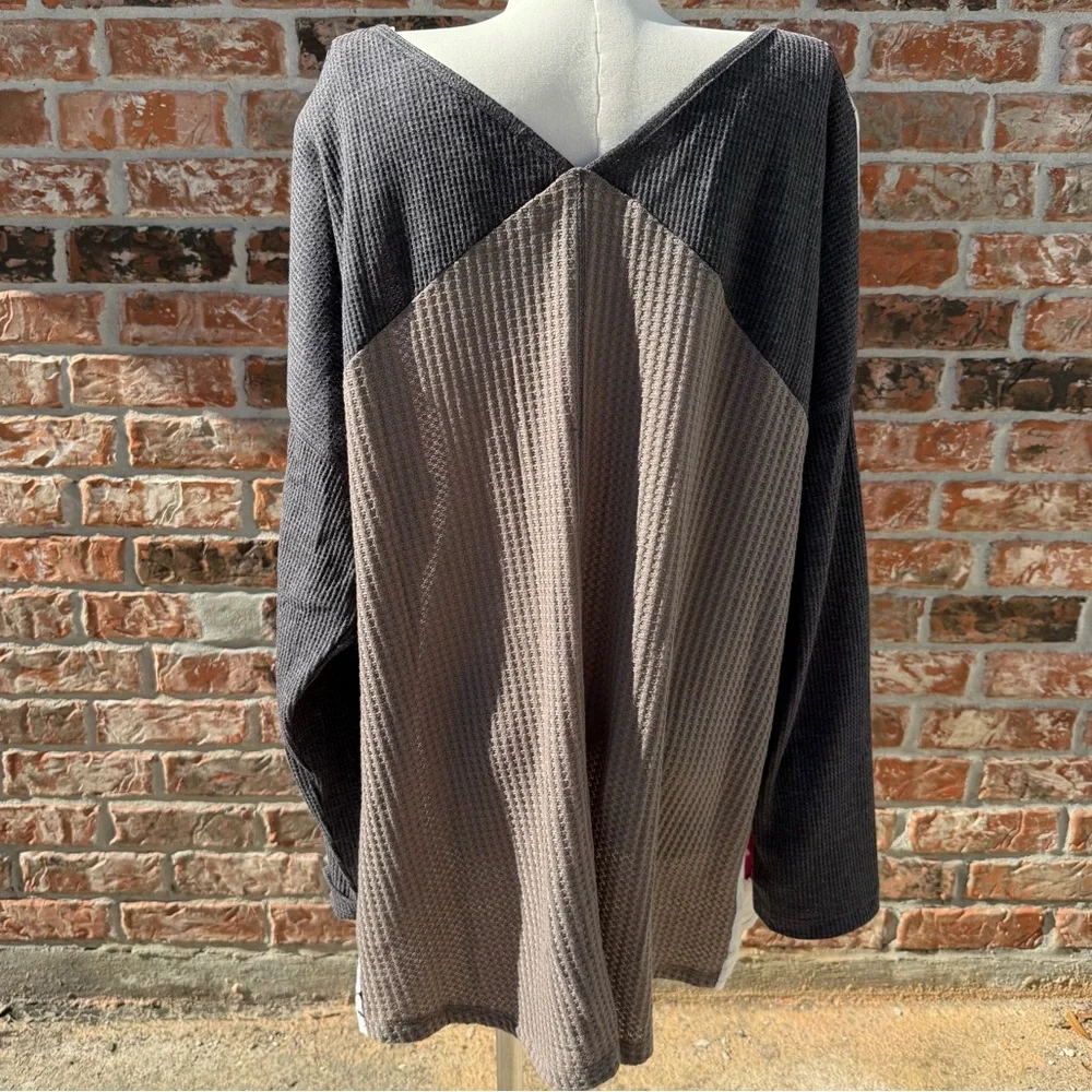 Umgee Floral V-Neck Long Sleeve Waffle Knit Top / 2X / Excellent condition - Picture 6 of 9
